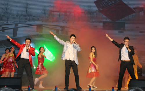 组图:我校庆祝2015年元旦文艺晚会节目掠影