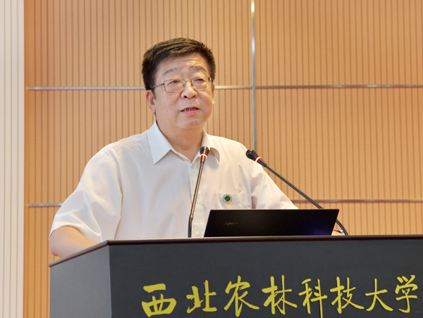 3、校长吴普特讲话--支勇平摄影.JPG
