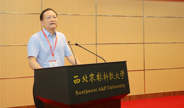 06省人大常委会委员，省人大人代选工委主任李保存在开班式上讲话 王学锋 图.jpg