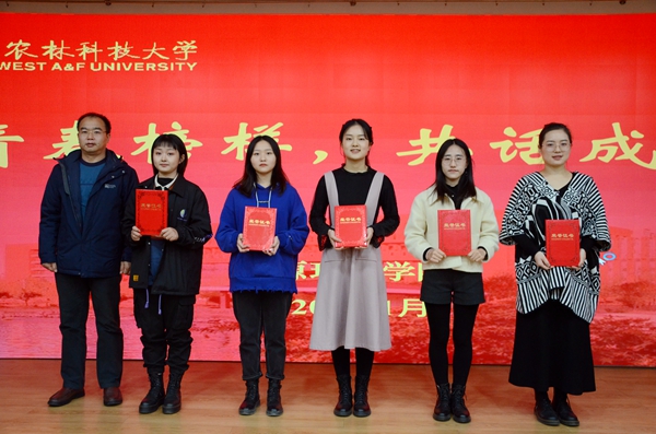 集团合影_副本.jpg