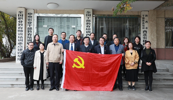 合影_副本.jpg
