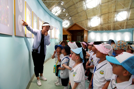 幼儿园小朋友参观_副本.jpg