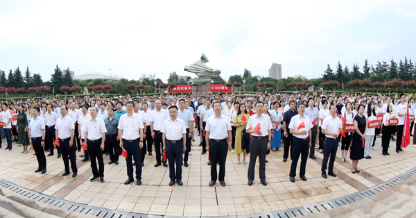 建党100周年升旗仪式图片