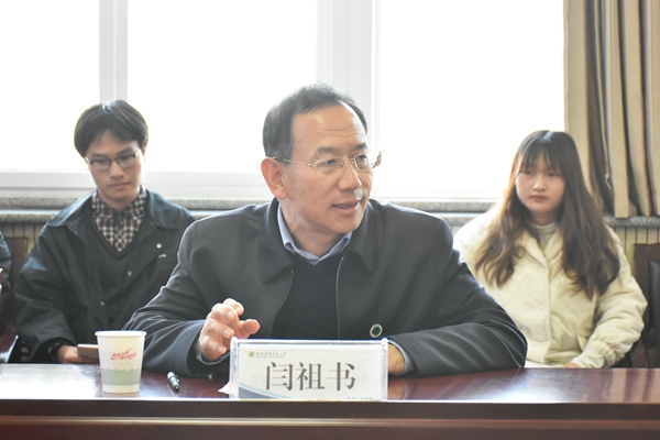 闫祖书老师讲话_副本.jpg