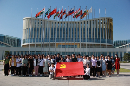 图1 合影留念_副本.jpg