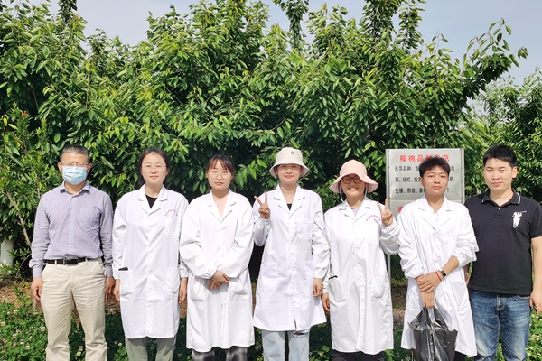 学生前往试验站_副本.jpg