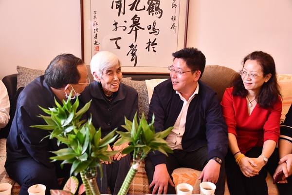 老师_副本.jpg