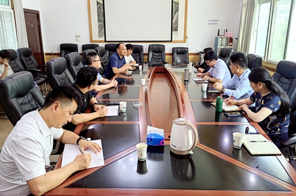 图片1 县林业局座谈_副本.jpg