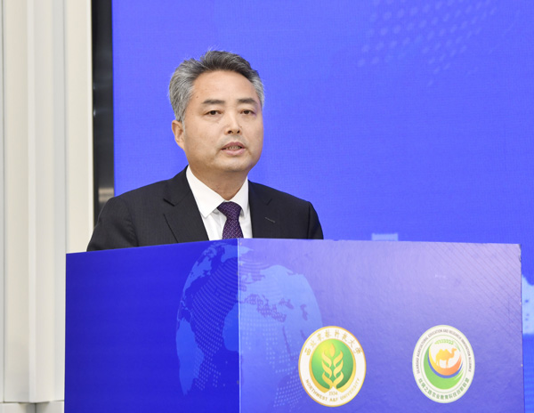 4、陕西省人民政府外事办公室副主任姚金川致辞--支勇平摄影.JPG