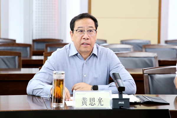 01校党委书记黄思光讲话.jpg