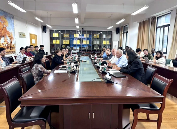 座谈会现场_副本.jpg