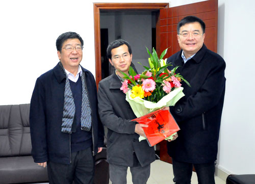 梁桂书记看望慰问专家和教职工代表