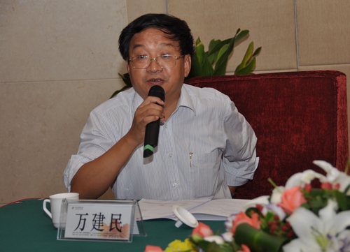 学校召开小麦条锈菌致病性变异及其控制的基础研究项目咨询会