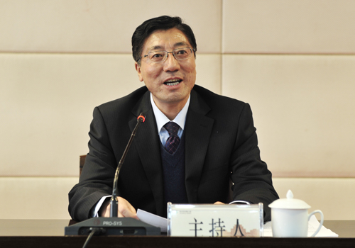 国家林业局原副局长李育才为我校师生作报告